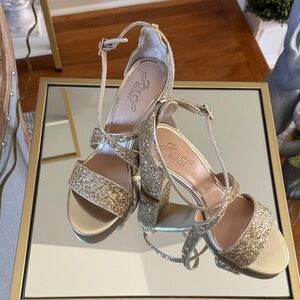 Jewel Badgley Mischka Glittering Gold Heels